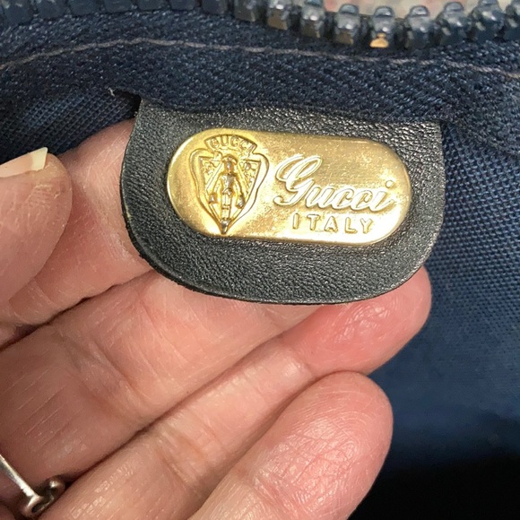 Vintage Gucci bag in tough shape needs some TLC - Picture 3 of 10